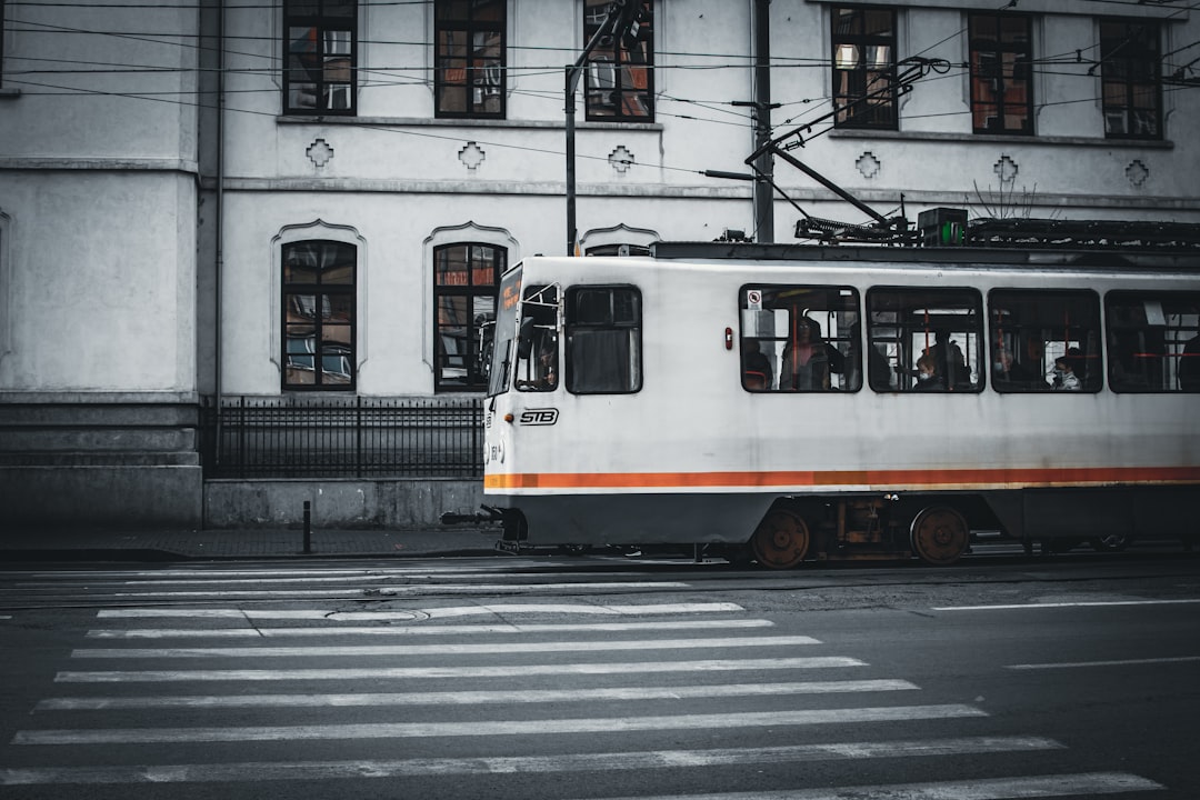 Bucuresti Masini - Import și Vânzări de Lux
